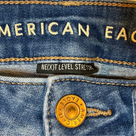 AE Hi-Rise Distressed Jegging Jeans 4S or 4 Short - Picture 6 of 9